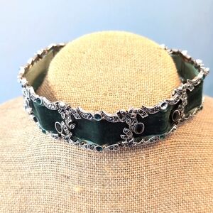 Silver and dark green velvet jeweled choker